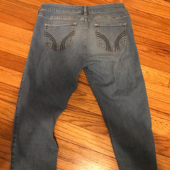 Hollister Skinny Jeans - Picture 2 of 3